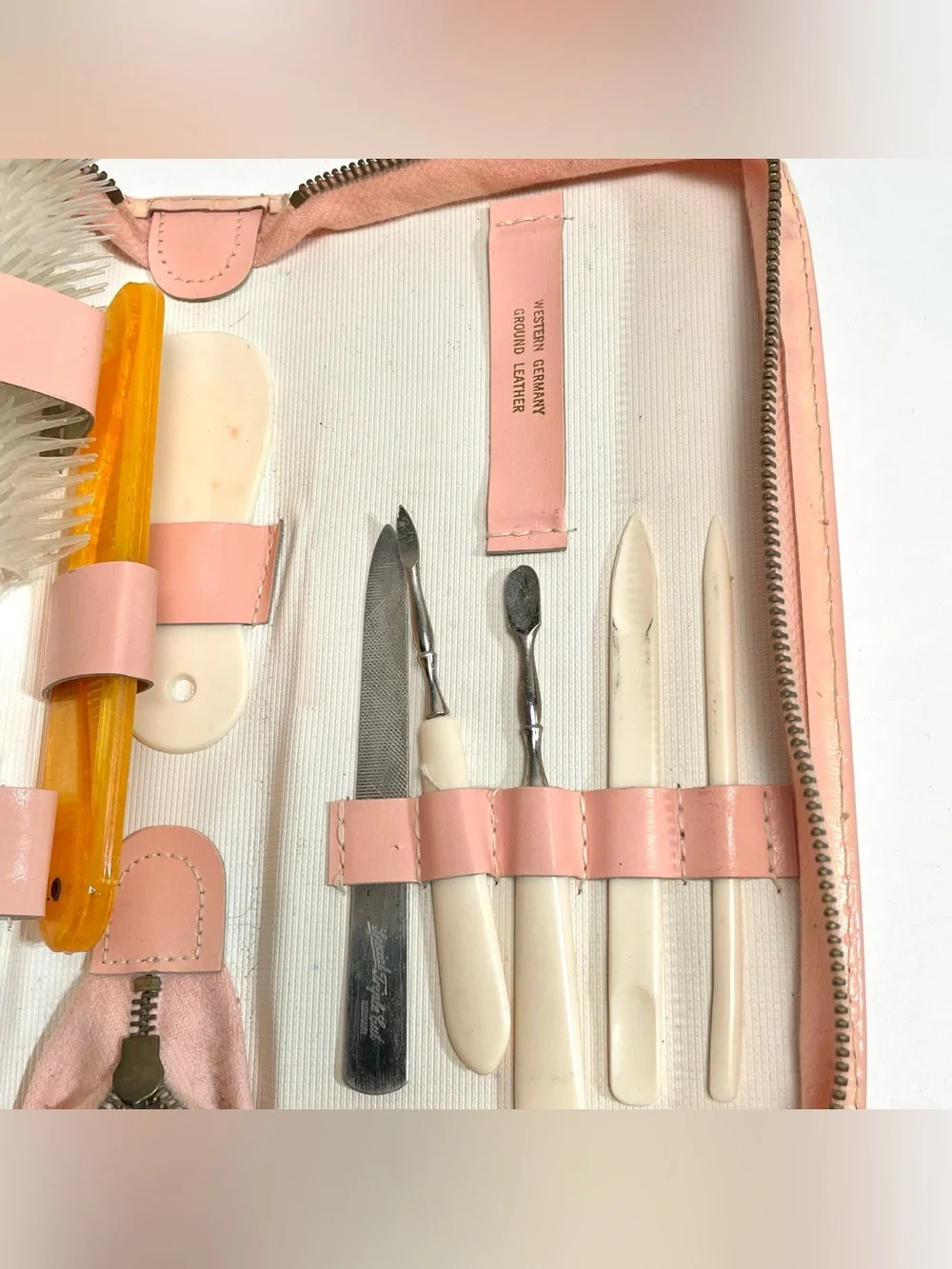 Vintage 1950-1960 Travel Vanity Manicure Grooming Set Pink Leather Case Germany